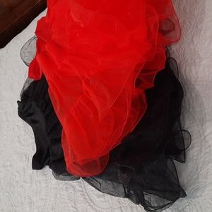 2 Slips 1 black and 1 red.